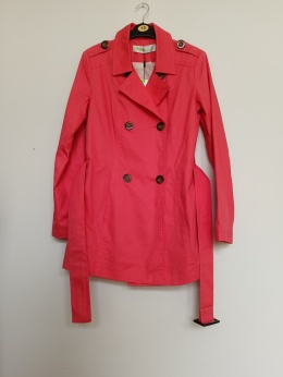 Damski Trencz Różowy z Paskiem – Dwurzędowy, Klasyczny, Troll