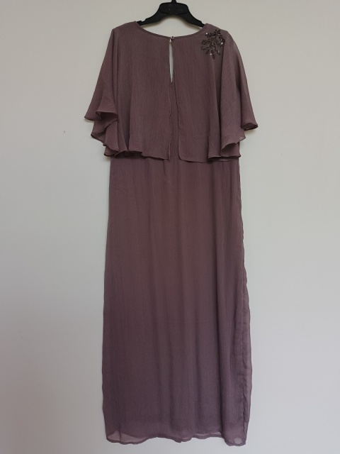 Elegancka długa sukienka Zizzi z ozdobną aplikacją – kolor wrzosowy, rozmiar S (42/44)