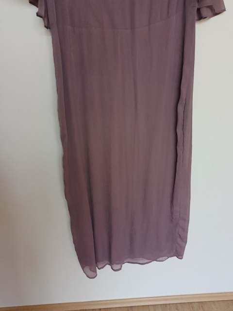 Elegancka długa sukienka Zizzi z ozdobną aplikacją – kolor wrzosowy, rozmiar S (42/44)