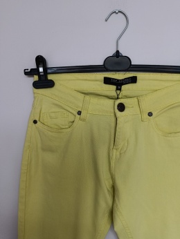 Żółte spodnie Top Secret r. 36 – bawełniane, elastyczne, wada (plamy)