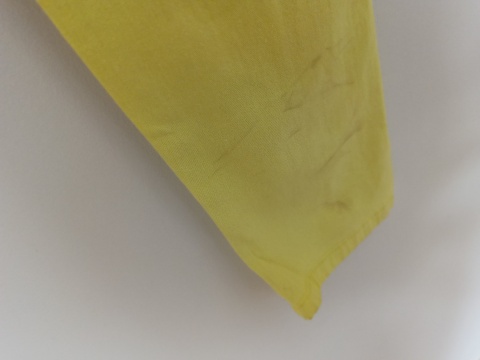 Żółte spodnie Top Secret r. 36 – bawełniane, elastyczne, wada (plamy)