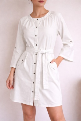 Biała sukienka koszulowa z paskiem • Rozmiar M • Wada – drobne plamy