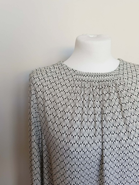 Bluzka damska C&A 100% wiskoza wzór geometryczny rękaw długi luźna r.40