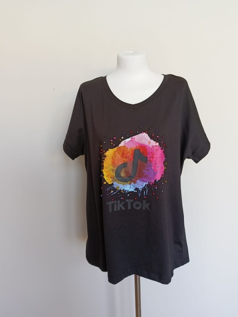 Bluzka damska TikTok czarna z perełkami – luźny T-shirt oversize