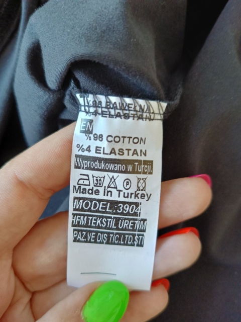 Bluzka damska TikTok czarna z perełkami – luźny T-shirt oversize