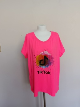 Bluzka damska TikTok neonowy róż z perełkami – T-shirt oversize