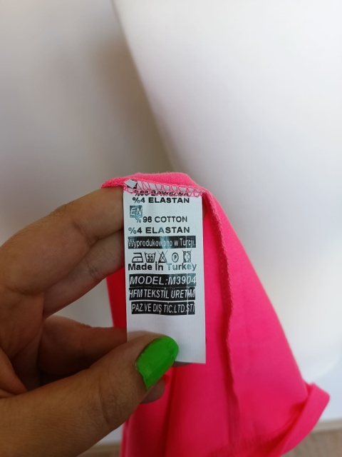 Bluzka damska TikTok neonowy róż z perełkami – T-shirt oversize