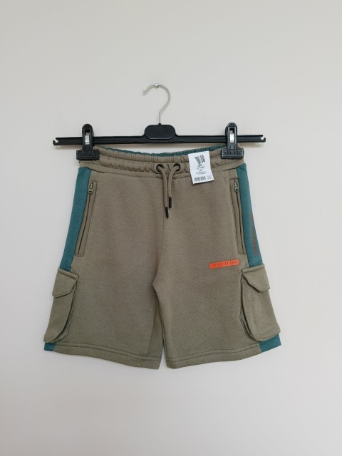 Krótkie spodenki cargo George khaki 8-9 lat