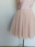 Sukienka wizytowa pudrowy róż tiul koronka plecy 38