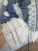 Kurtka jeansowa damska Handmade by Siya z koronką boho – hafty, koronka, frędzle, bawełna, biust 110 cm