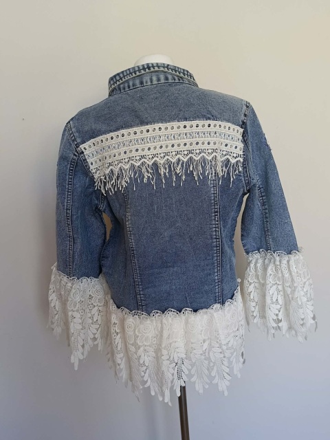 Kurtka jeansowa damska Handmade by Siya z koronką boho – hafty, koronka, frędzle, bawełna, biust 110 cm