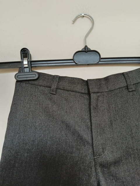 Spodenki chłopięce eleganckie szare George 8-9 lat (128-135 cm) krótkie spodnie szkolne