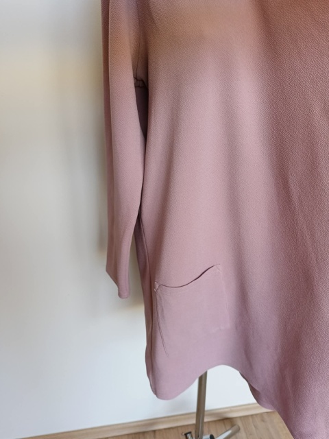 Różowy kardigan damski narzutka z kieszenią długi rękaw oversize