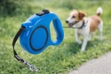 Smycz automatyczna taśmowa 5 m dla psa do 15 kg – blokada, niebieska