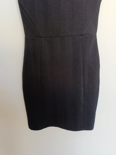 Sukienka H&M Divided czarna dopasowana na ramiączkach rozmiar 36