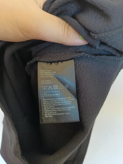 Sukienka H&M Divided czarna dopasowana na ramiączkach rozmiar 36