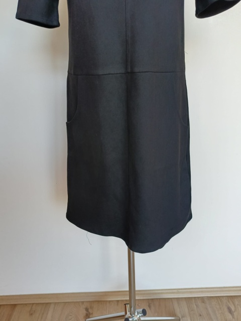 Sukienka Zara czarna minimalistyczna kieszenie midi S – cream