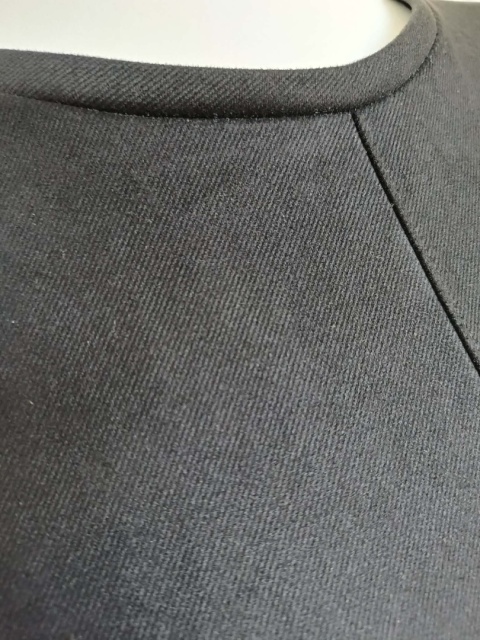 Sukienka Zara czarna minimalistyczna kieszenie midi S – cream