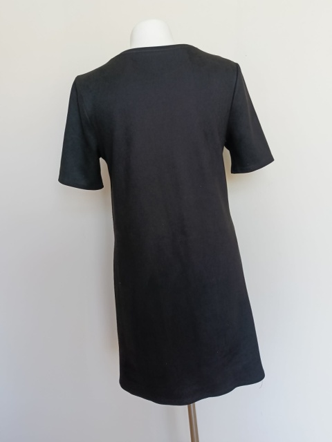 Sukienka Zara czarna minimalistyczna kieszenie midi S – cream