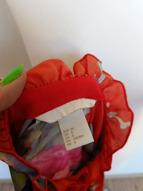 Sukienka damska H&M czerwona w kwiaty falbany elegancka rozmiar 38