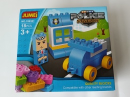 Zestaw klocków policja z posterunkiem policyjnym i radiowozem