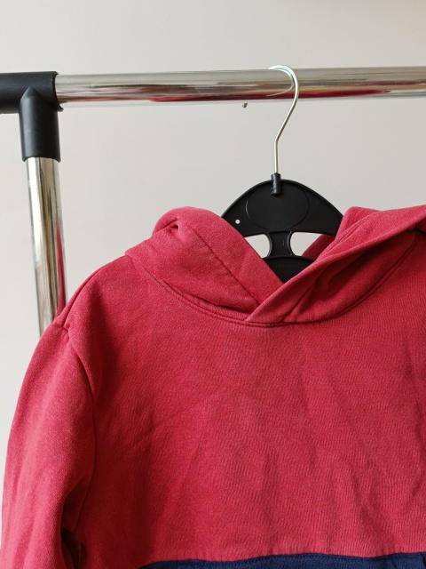 Bluza z kapturem H&M 98/104 dwukolorowa czerwona granatowa