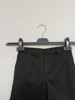 Czarne eleganckie spodenki chłopięce GEORGE 6–7 lat 116–122 cm – krótkie spodenki szkolne