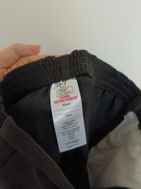 Czarne eleganckie spodenki chłopięce GEORGE 6–7 lat 116–122 cm – krótkie spodenki szkolne