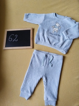 Dres niemowlęcy Disney Baby 62 Kubuś Puchatek komplet