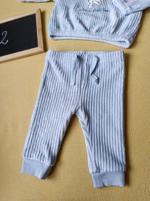 Dres niemowlęcy Disney Baby 62 Kubuś Puchatek komplet