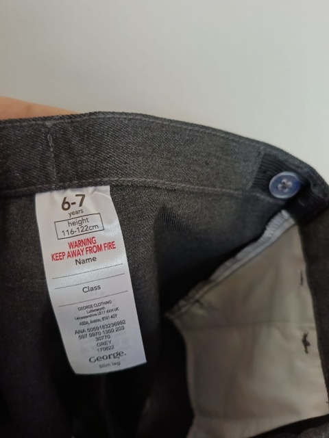 Grafitowe eleganckie spodenki chłopięce GEORGE 6–7 lat 116–122 cm – krótkie spodenki wizytowe