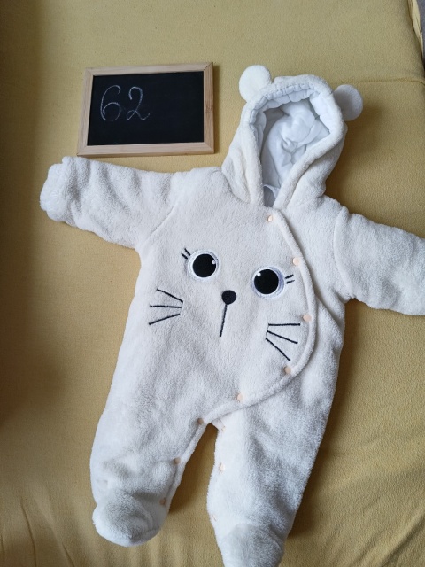 Kombinezon niemowlęcy 62 biały miś ciepły z kapturem