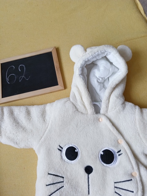 Kombinezon niemowlęcy 62 biały miś ciepły z kapturem