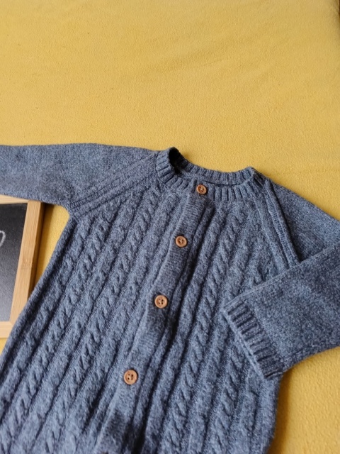 Kombinezon niemowlęcy George 62/68 swetrowy