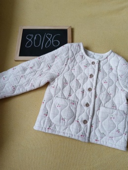 Kurtka pikowana George 80/86 kremowa w wisienki 12-18 mies.