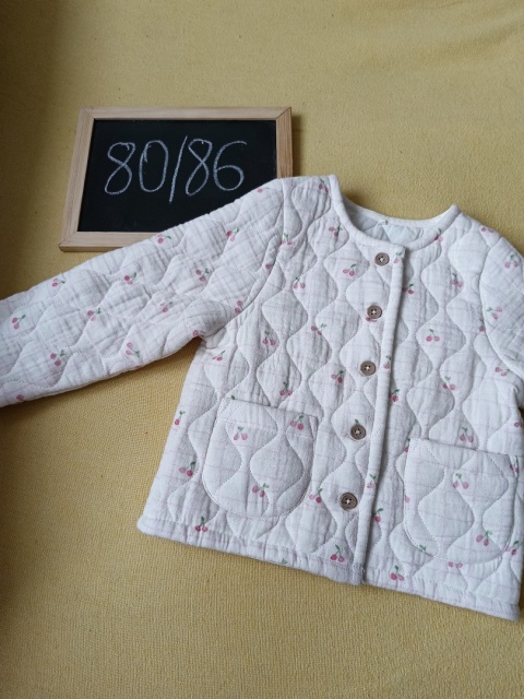 Kurtka pikowana George 80/86 kremowa w wisienki 12-18 mies.