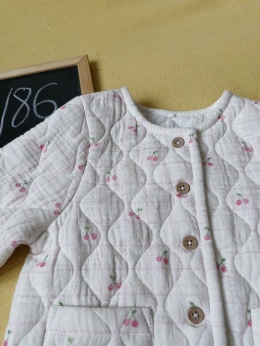 Kurtka pikowana George 80/86 kremowa w wisienki 12-18 mies.