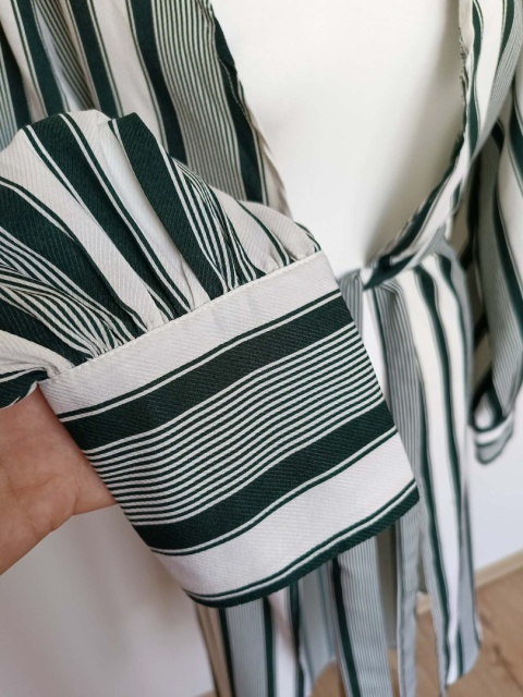 Narzutka damska PrettyLittleThing L/XL – paski zielono-białe, wiązana, długa