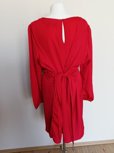 Czerwona sukienka BODYFLIRT 50 oversize elegancka wiązana