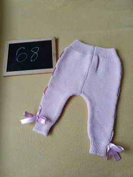 Spodnie niemowlęce 68 różowe dzianinowe kokardki