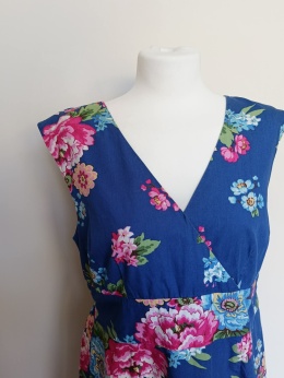 Sukienka Joules L niebieska w kwiaty bawełniana bez rękawów midi