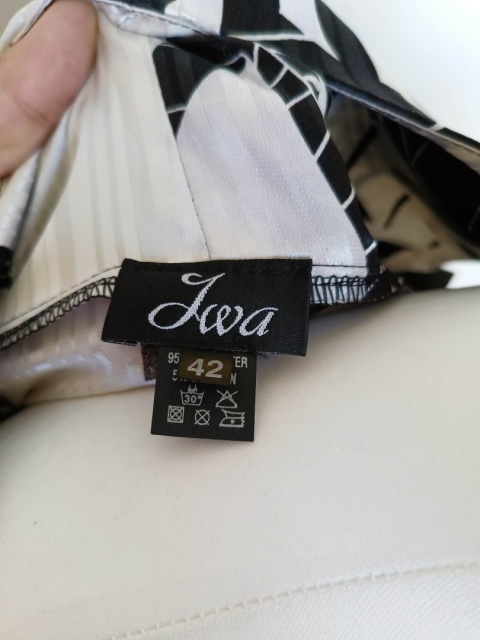 Sukienka damska Iwa Collection czarno biała midi r.42 kopertowy dekolt elegancka