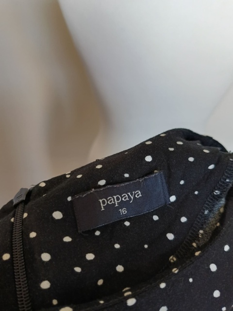 Sukienka damska papaya czarna w groszki r. 44 rękaw 3/4 rozkloszowana