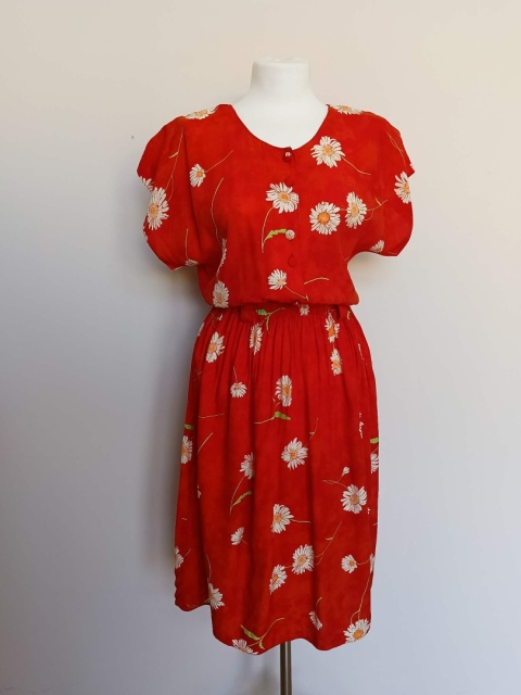 Sukienka vintage Scarlett XL czerwona w stokrotki midi gumka w pasie