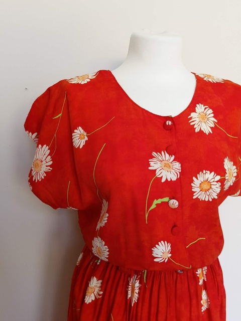 Sukienka vintage Scarlett XL czerwona w stokrotki midi gumka w pasie