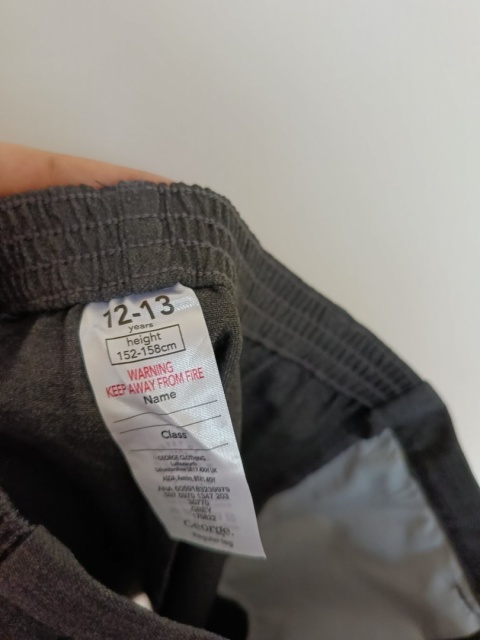 Szare eleganckie spodenki chłopięce GEORGE 12-13 lat 152-158 cm – krótkie spodenki wizytowe