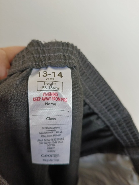 Szare eleganckie spodenki chłopięce GEORGE 13–14 lat 158–164 cm – wizytowe krótkie spodenki