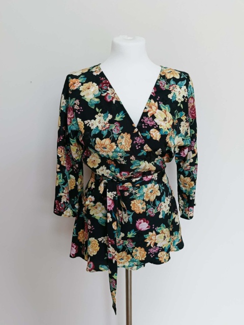 V by Very – kwiecista bluzka kopertowa rozmiar M