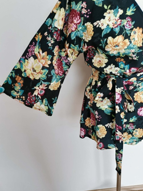 V by Very – kwiecista bluzka kopertowa rozmiar M